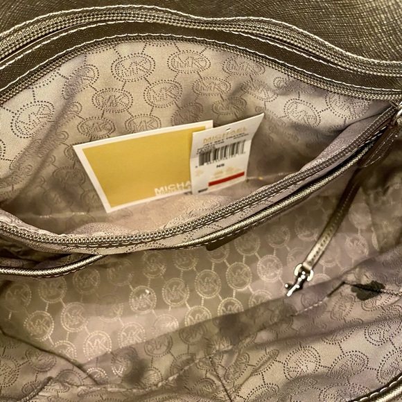 Michael Kors bag - Picture 6 of 8